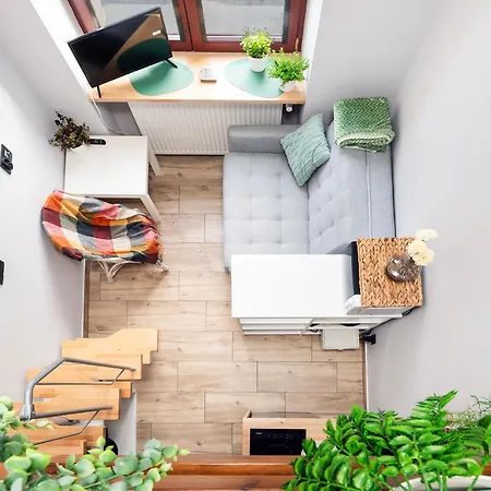 Piotrkowska With Mezzanine By Bookinghost * 우치