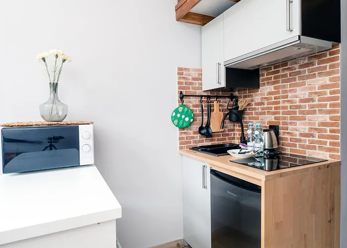 Piotrkowska With Mezzanine By Bookinghost *