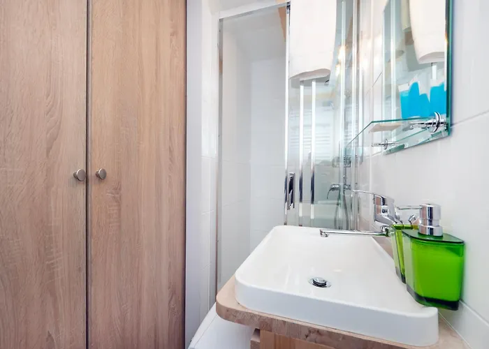 Piotrkowska With Mezzanine By Bookinghost * Łódź